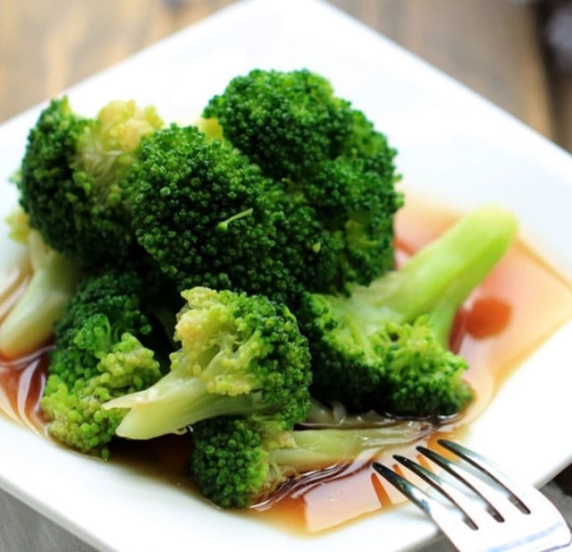Pad Broccoli in Oyster Sauce.