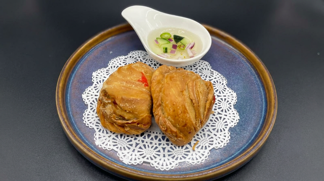 Veggie Curry Puff (2 Pieces).